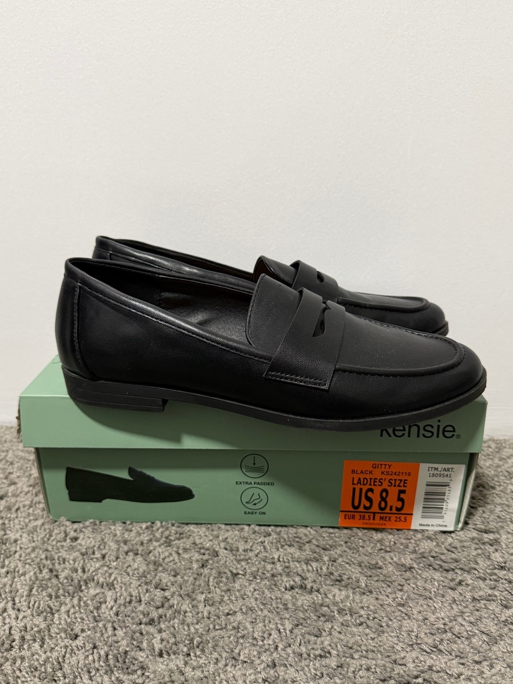 Kensie Black Gitty Loafer Shoes | Size 8.5 | With Box